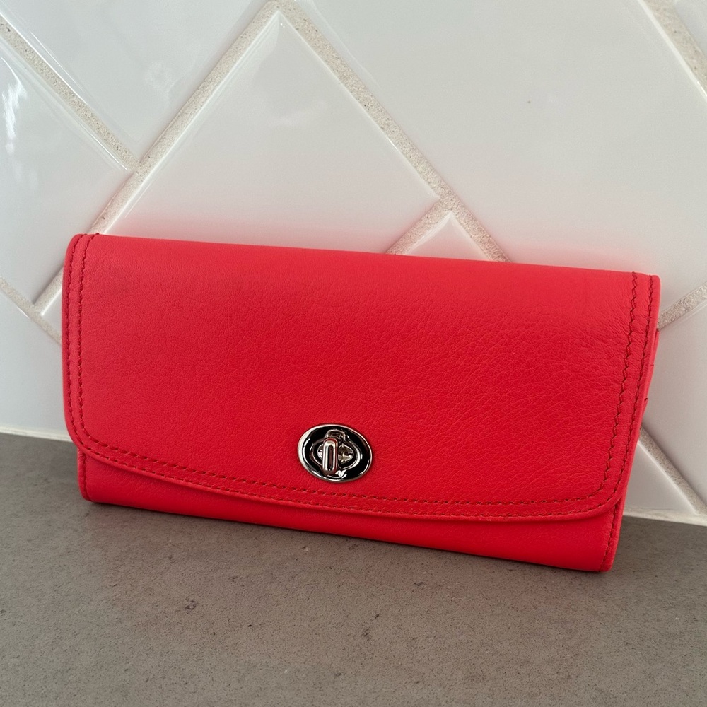 NWT! Coach Wallet